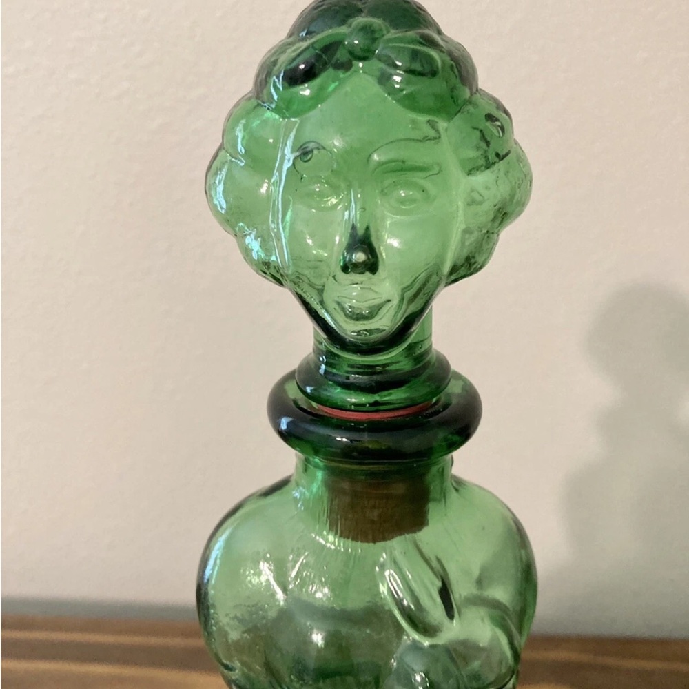 Vintage Empoli Emerald Green Victorian Lady Decanter Made in Italy 11 1/2” - Picture 2 of 11